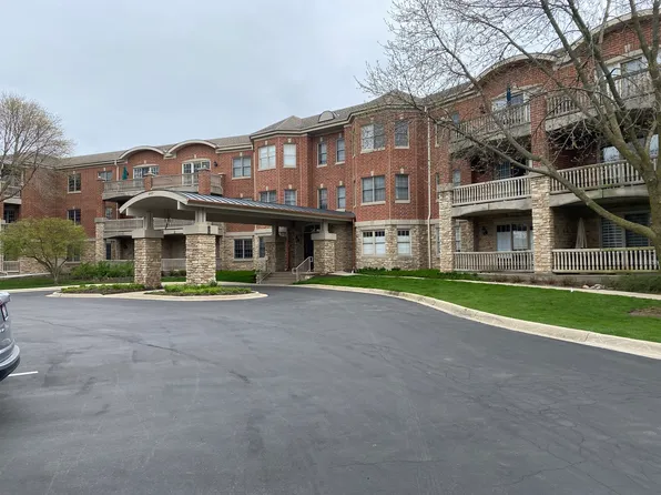 940 Augusta Way APT 202, Highland Park, IL 60035