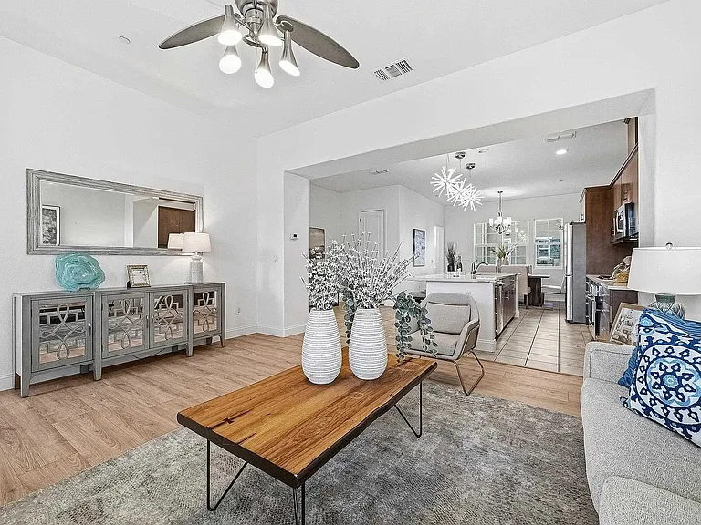39861 Pelton Ter — Photo 14