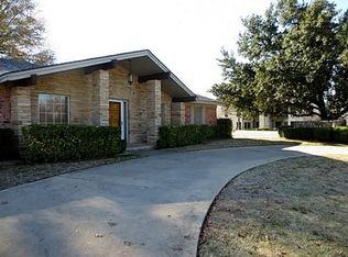 6400 King Arthur Ct, North Richland Hills, TX 76180