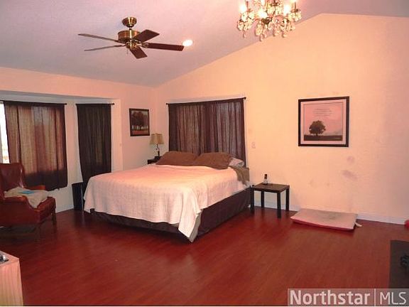 4th image of 882 Woodgate Dr
