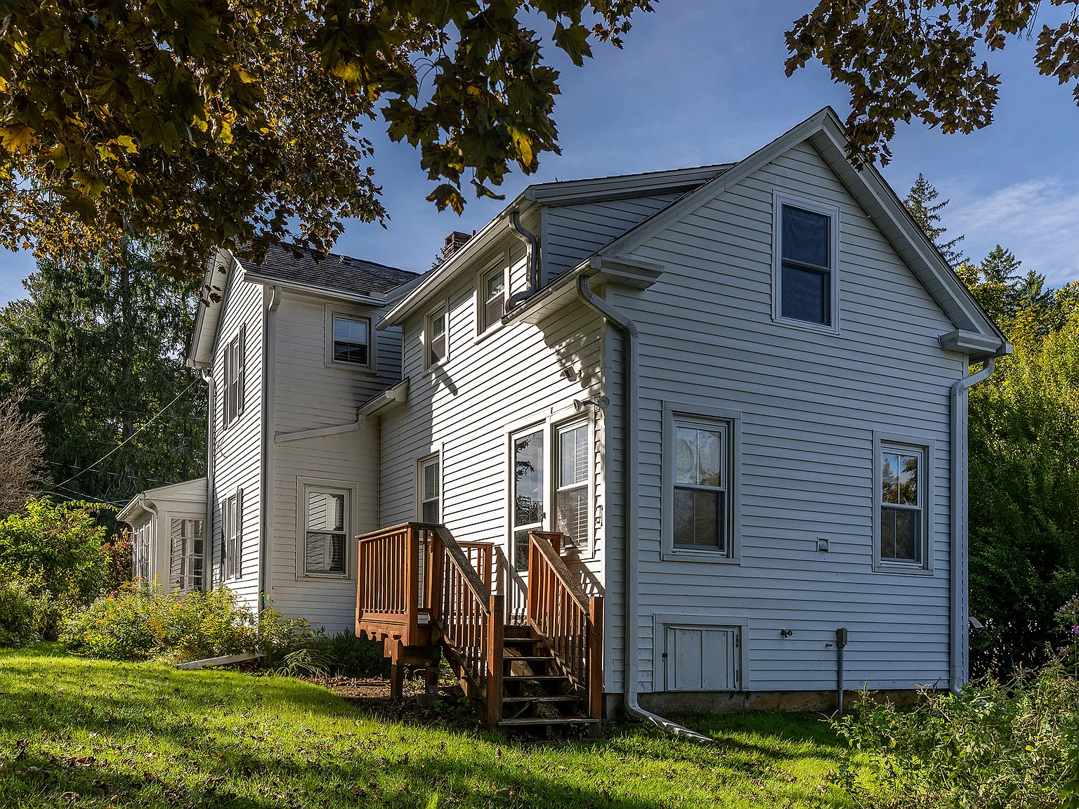 3 bed, 1.5 bath, 1542 sqft, $3,400 — Photo 2