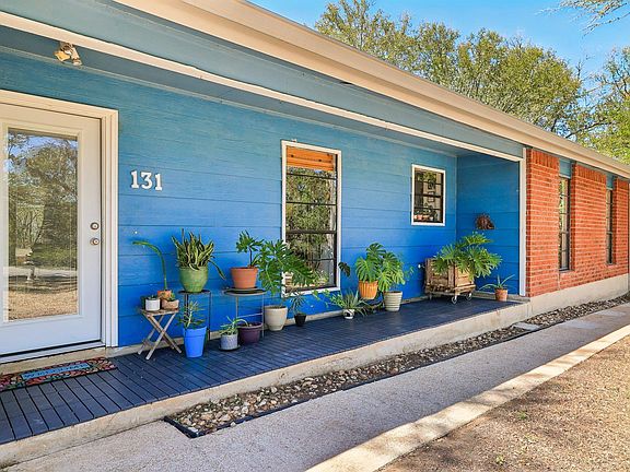 3rd image of 131 Laura Ln