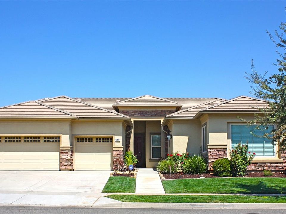 2nd image of 12417 Canyonlands Dr