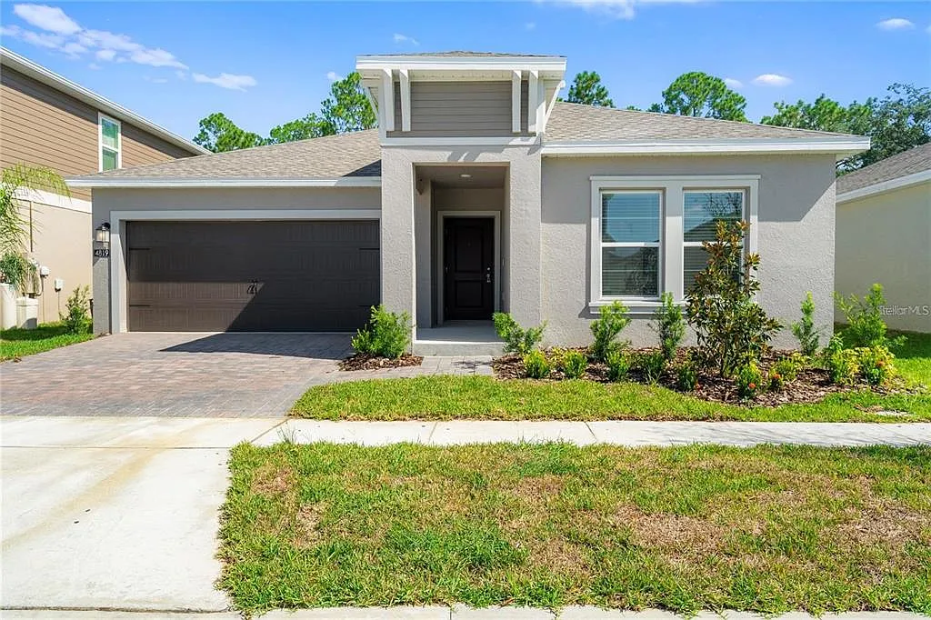 4 bed, 2.0 bath, 1936 sqft, $2,650 — Photo 1