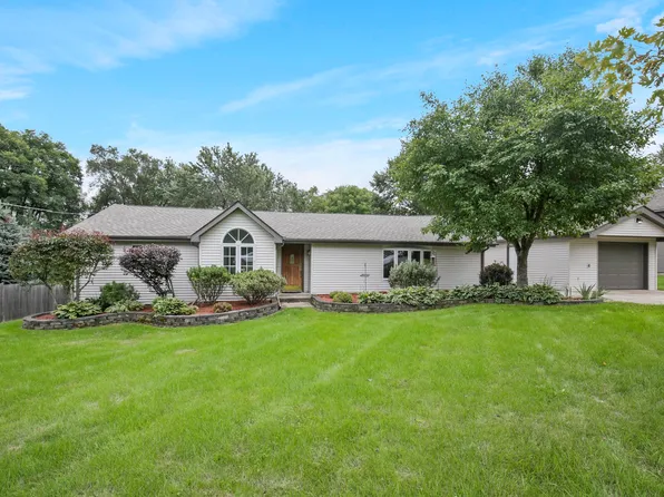 4413 Ponca St, McHenry, IL 60050