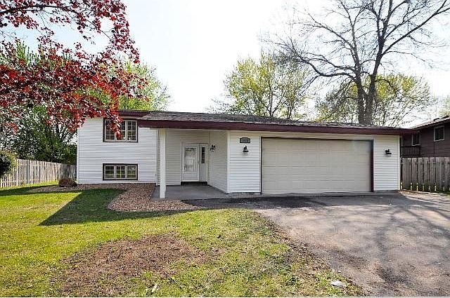 1st image of 1909 S Meadowwood Ct
