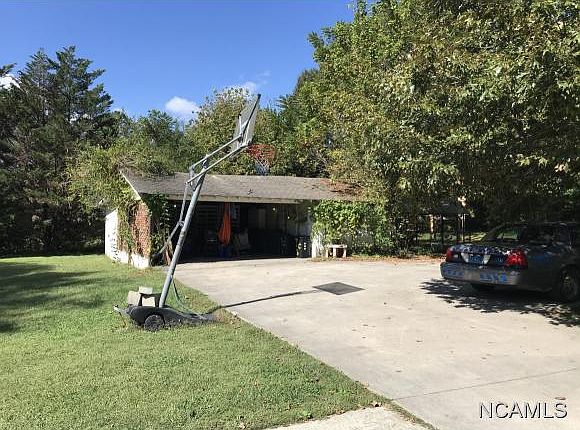 2nd image of 1203 Main Ave NE