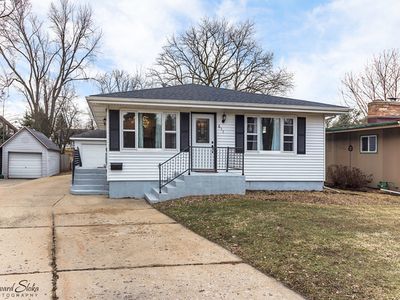 611 Ridgeland Ave, Woodstock, IL, 60098