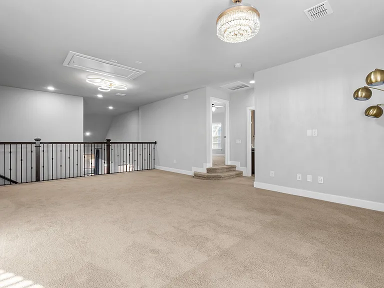 2812 Orchid St — Photo 44