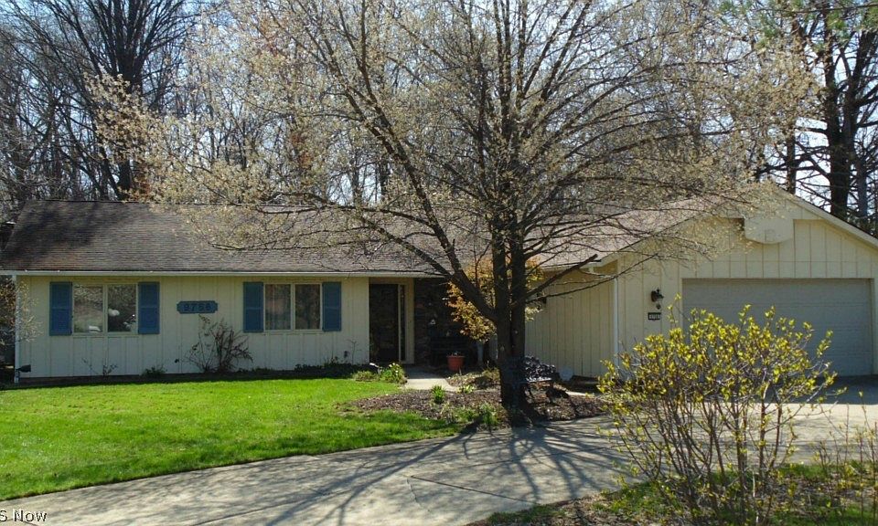 1st image of 9758 Pebble Brook Ln