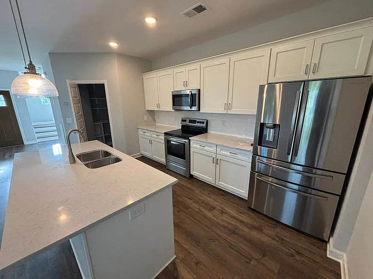 8004 Vibrant Pl — Photo 10