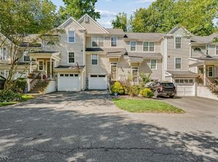 17 Rushmore Ln, Hackettstown, NJ 07840
