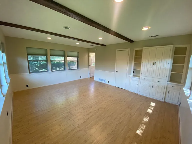 3616 Stagecoach Trl — Photo 26