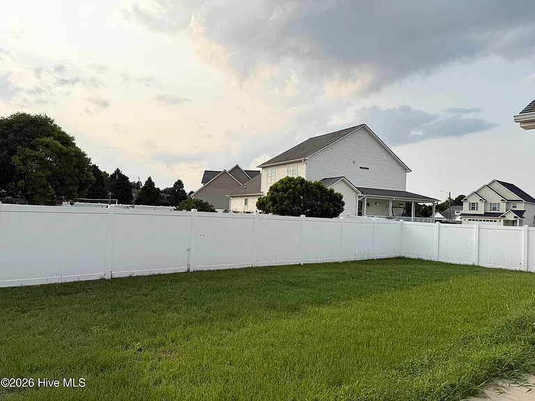 3804 Belfair Dr — Photo 6