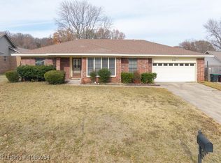 8107 Williamsburg Rd, Fort Smith, AR 72903
