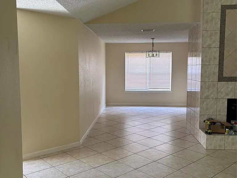 11427 Mulholland Dr — Photo 13