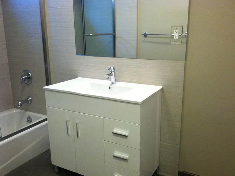 102 N Hayworth Ave #3 — Photo 7