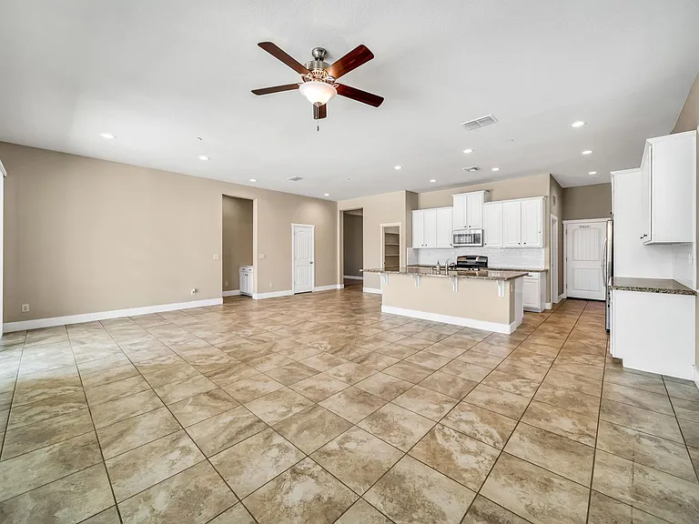 1914 Balsam Ct — Photo 13
