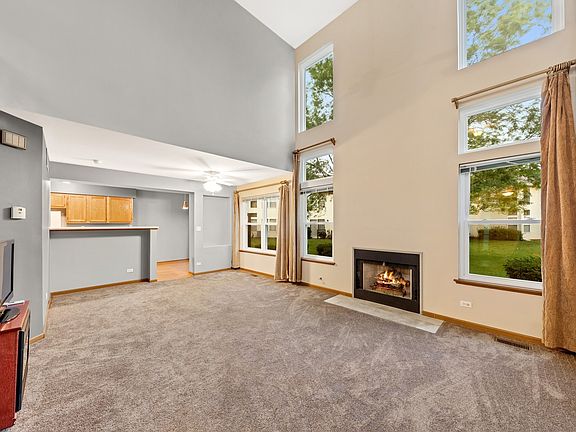 3rd image of 980 Huntington Dr