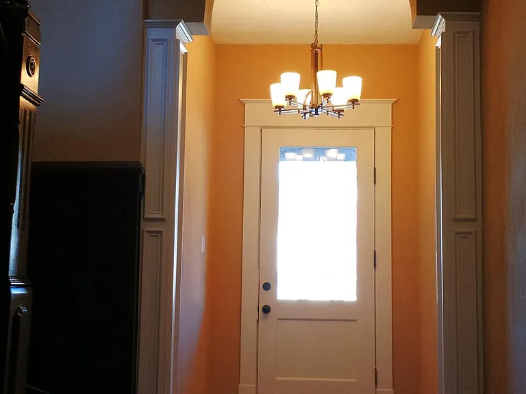 444 Elm Ave SW — Photo 6