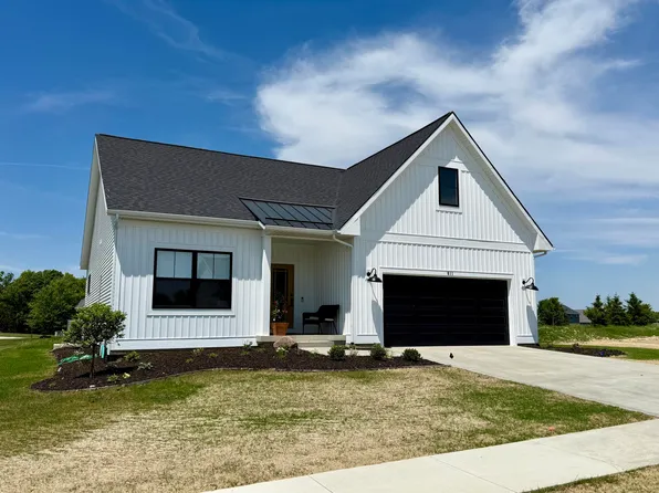 552 Sun Vale Ln, Grandville, MI 49418