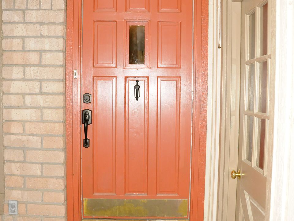 1st image of 639 S Maywood Dr