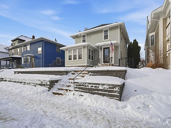 3rd image of 2620 Aldrich Ave S