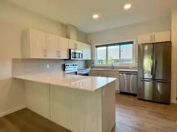 8320 Chappelle Way SW #1A, Edmonton, AB T6W 4L3