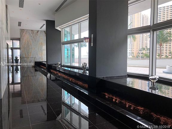 2nd image of 325 Biscayne Blvd #1923