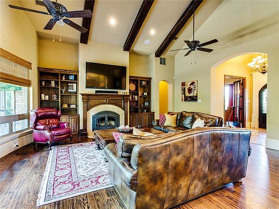 4th image of 3705 Lake Grove Ct