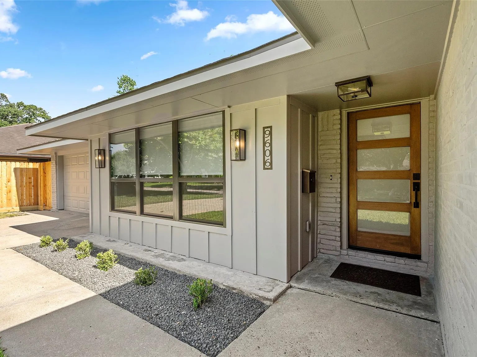 3 bed, 2.0 bath, 1320 sqft, $3,050 — Photo 4