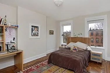 Rented by R New York