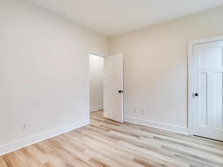5644 E Bristol St — Photo 20