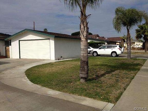 3rd image of 13571 Palomar St