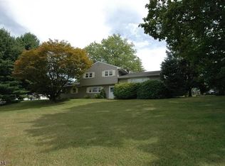 2 Golf Course Rd, Flanders, NJ 07836