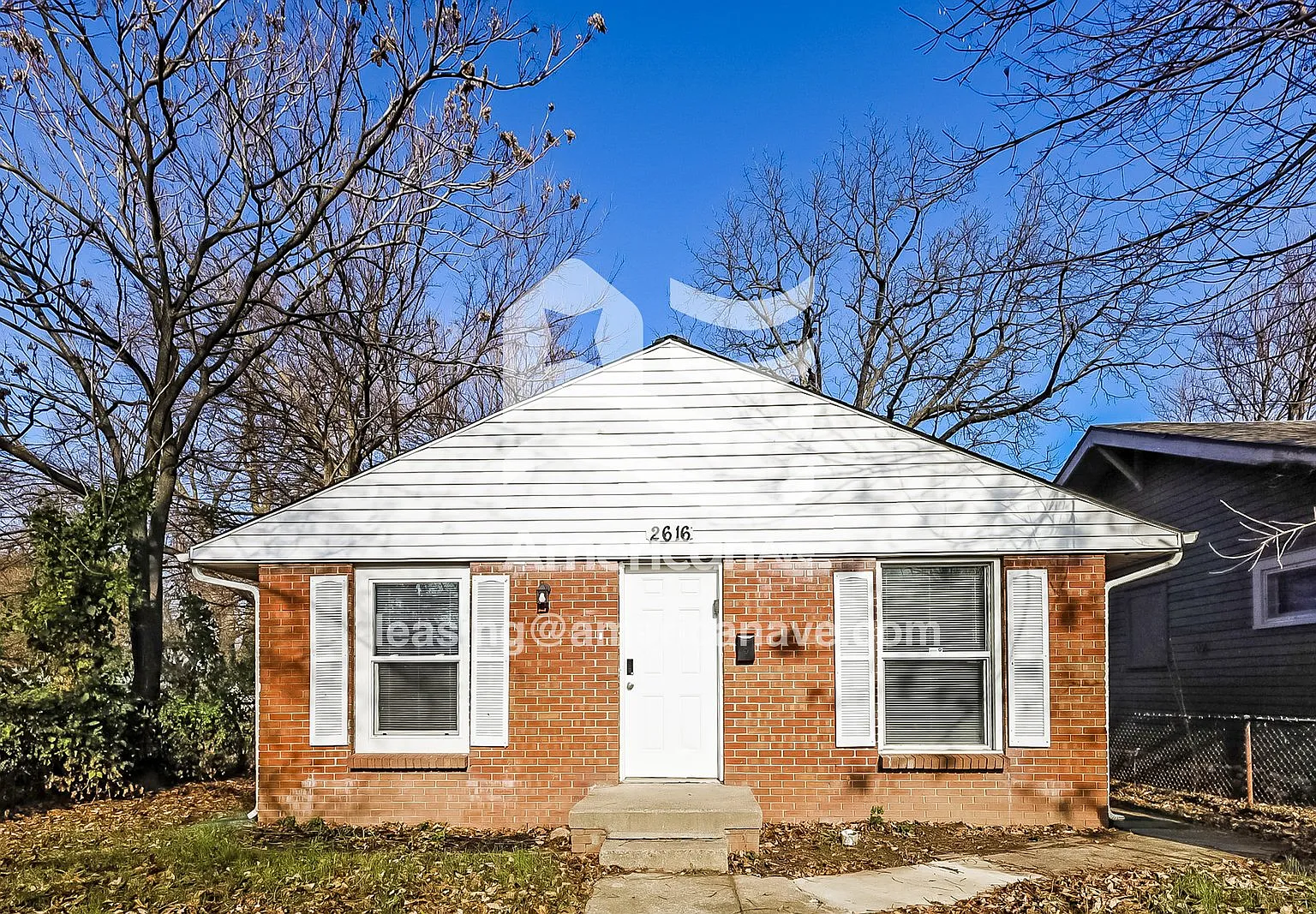 3 bed, 1.0 bath, 1014 sqft, $1,034 — Photo 1
