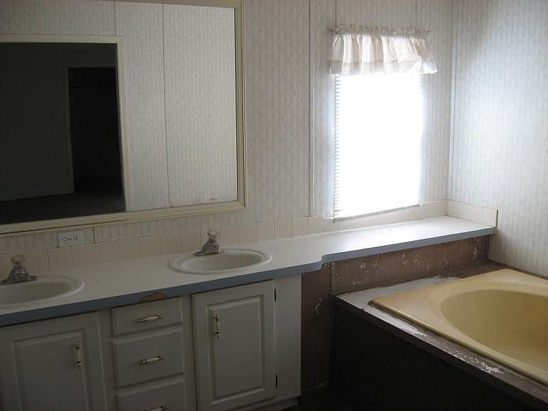1st image of 184 Highland Dr