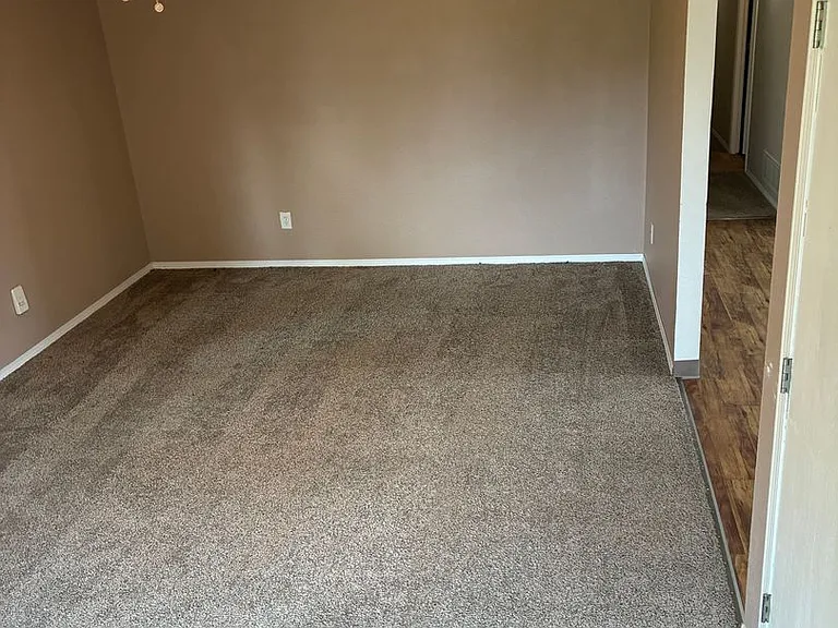1443 Centennial Dr — Photo 4