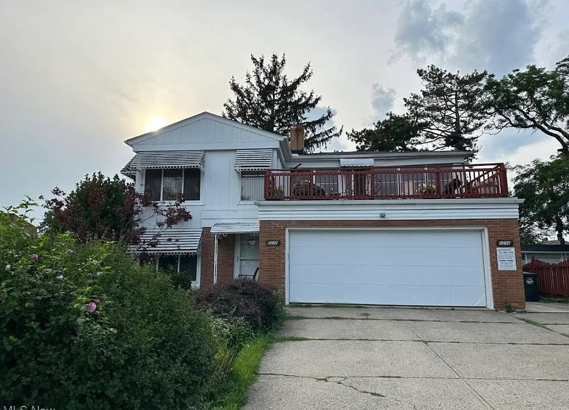 3 bed, 2300 sqft, $1,950 — Photo 1