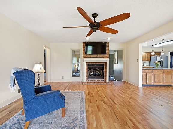 5th image of 235 Wellington Way