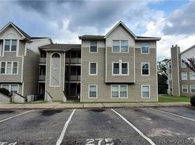 1010 Brookhollow Dr, Fayetteville, NC