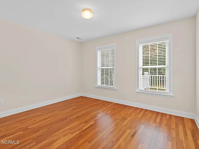 3567 Medinah Ave E — Photo 17