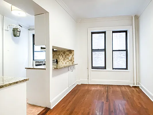 Rented by City Connections Realty | media 9