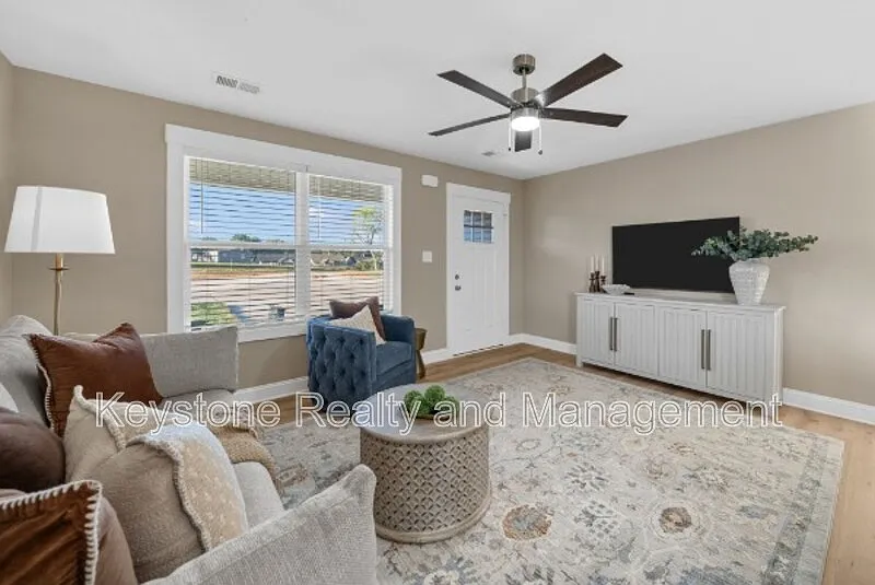 2 bed, 2.0 bath, 1244 sqft, $1,250 — Photo 3
