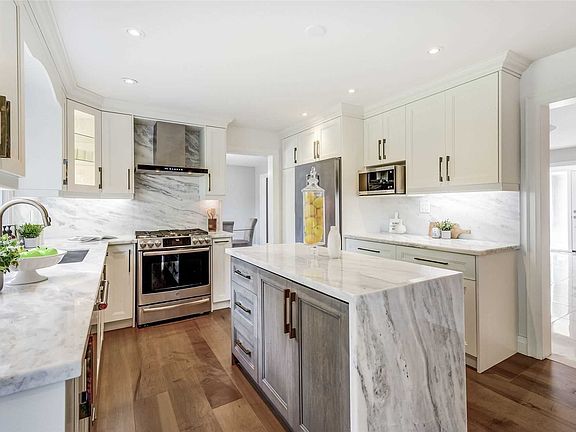 4th image of 85 Villa Park Dr
