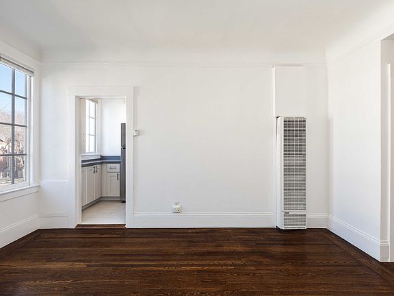 5th image of 3017 22nd St APT 3