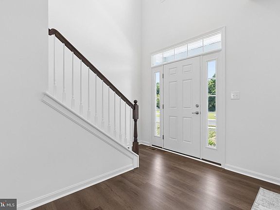 4th image of 20 Cliff Dr