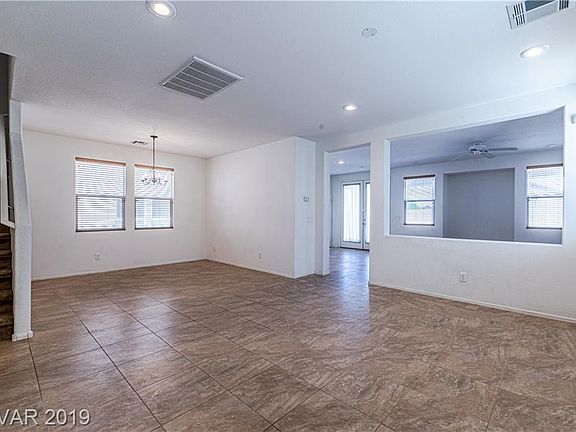 4th image of 628 Sunderland Ct