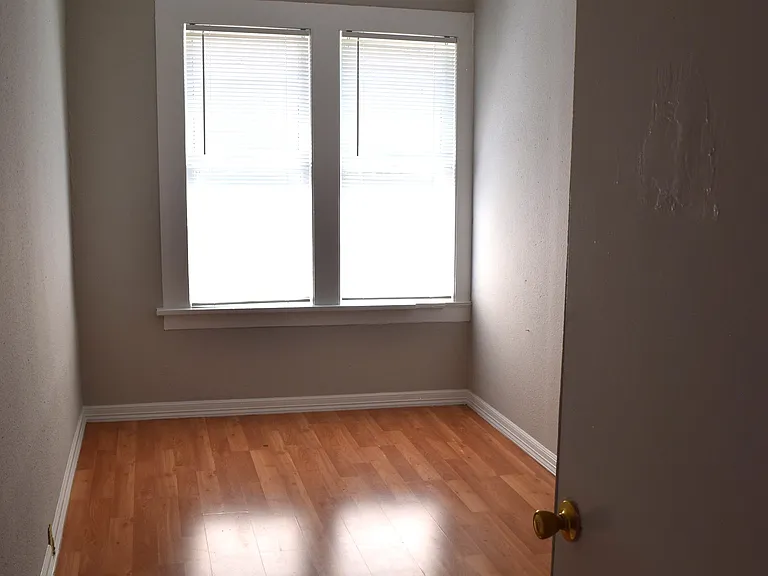324 Wilkinson St — Photo 11