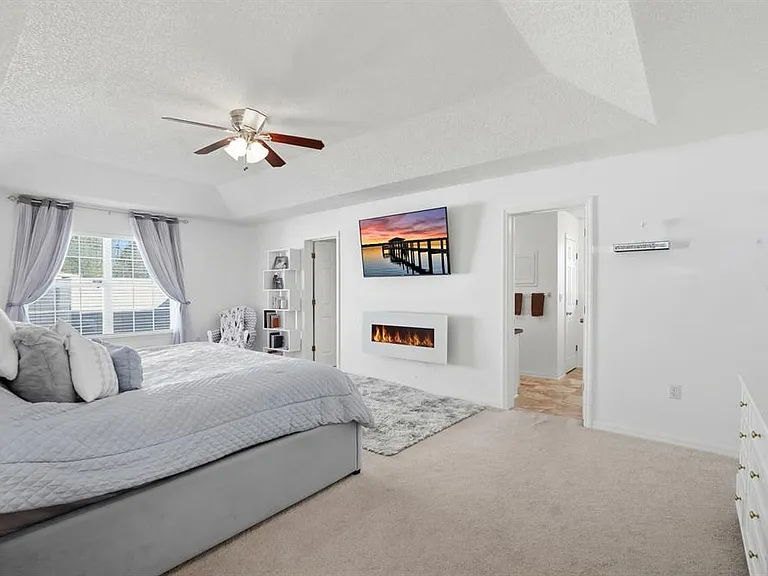6 Reybury Ln — Photo 28
